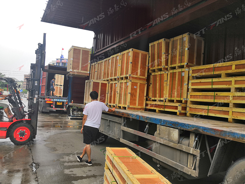 車間用工業(yè)風(fēng)扇廠家瑞泰風(fēng)有質(zhì)有量，發(fā)貨速度勢(shì)不可擋！